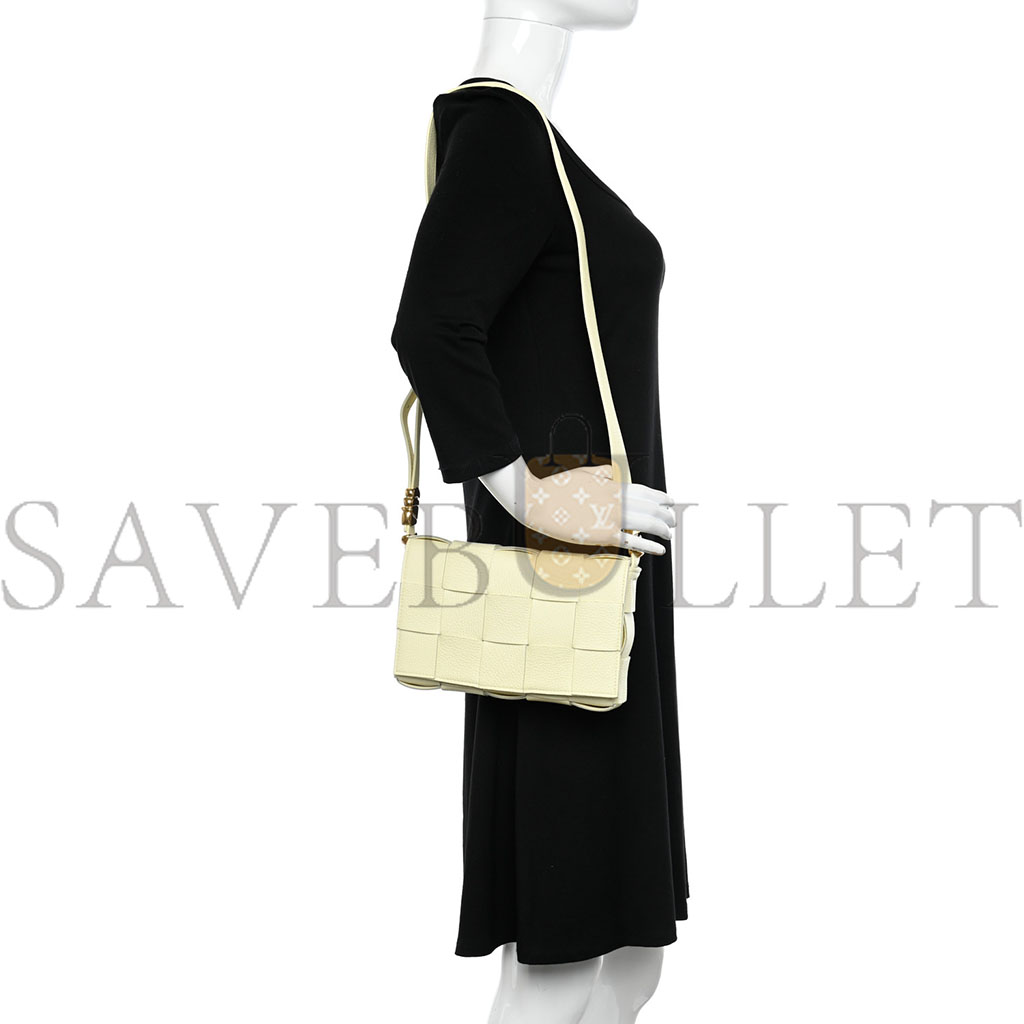 BOTTEGA VENETA GRAINED CALFSKIN MAXI INTRECCIATO CASSETTE CROSSBODY BAG ICE CREAM (23*15*5.5cm)