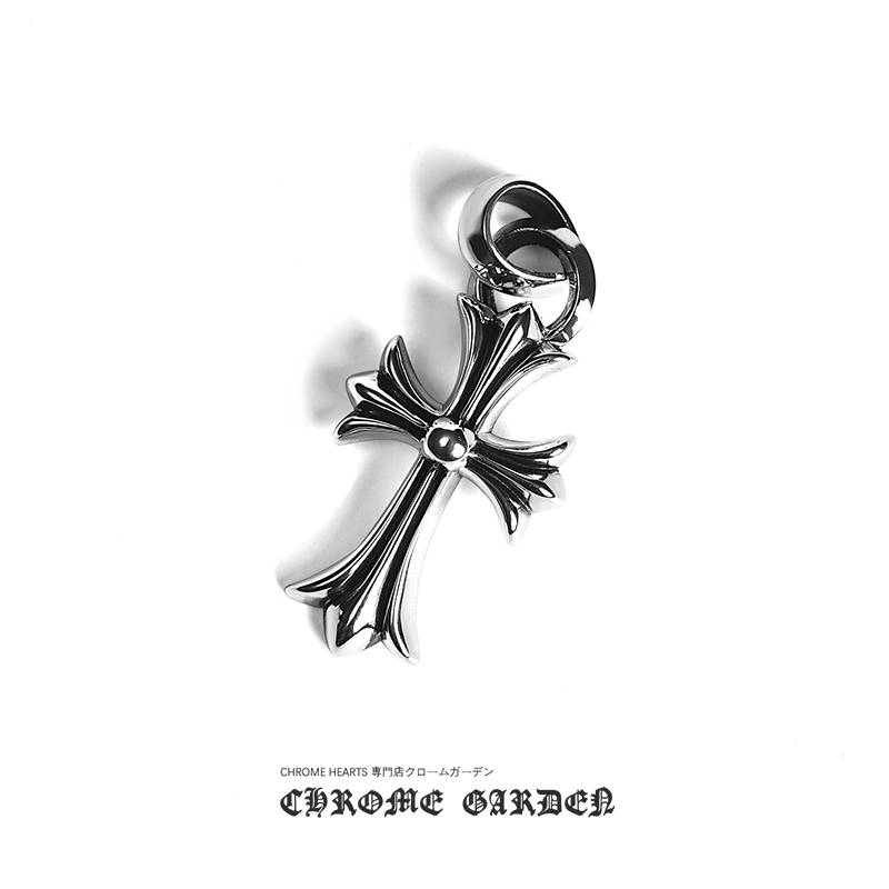 CHROME HEARTS SMALL CROSS PENDANT