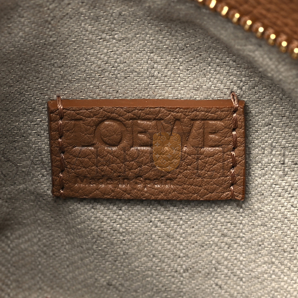 LOEWE GRAINED CALFSKIN SMALL PUZZLE EDGE BAG TOFFEE (24*16.5*10.5cm)